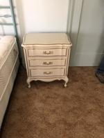 TIMED ONLINE AUCTION  YAMAHA BABY GRAND PIANO - FURNITURE - SILVER Auction Photo