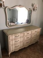 TIMED ONLINE AUCTION  YAMAHA BABY GRAND PIANO - FURNITURE - SILVER Auction Photo