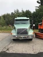 2001 VOLVO VNL T/A TRACTOR Auction Photo