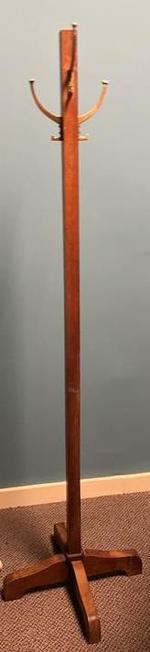 TIMED ONLINE AUCTION OFFICE FURNITURE: DESKS-MODULAR PANELS-SEATING Auction Photo