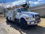 2007 F750 SERVICE BODY TRUCK W/TEREX DIGGER