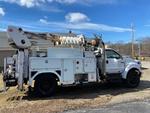 2007 F750 SERVICE BODY TRUCK W/TEREX DIGGER Auction Photo