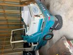1989 TENNANT 95AA PARKING LOT SWEEPER Auction Photo