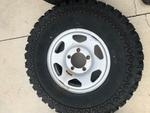 *NEW* MUD CLAW EXTREME MT 31X10.5R15LT TIRE & 5-LUG RIM Auction Photo