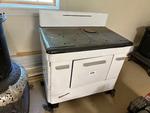 ATLANTIC ENAMEL RANGE OVEN Auction Photo