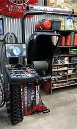 HUNTER ROAD FORCE ELITE WHEEL BALANCER Auction Photo