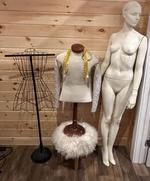 MANNEQUINS Auction Photo