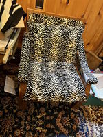 PUBLIC TIMED ONLINE AUCTION 2005 CHEVY 1-TON DUMP, VINTAGE TOOLS, Auction Photo