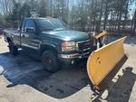 2005 GMC SIERRA 2500 HD 4X4 PICKUP W/ PLOW Auction Photo