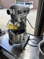 PUBLIC TIMED ONLINE AUCTION COMMERCIAL RESTAURANT & KITCHEN EQUIPMENT Auction Photo