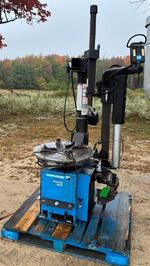 53RD ANNUAL FALL CONSIGNMENT AUCTION CONSTRUCTION, VEHICLES, TRUCKS Auction Photo