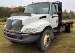2005 INTERNATIONAL 4400 DIESEL FLATBED Auction Photo