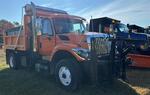 2009 INTERNATIONAL WORKSTAR 7400 DUMP TRUCK W/ PLOW & WING Auction Photo