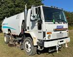 2000 STERLING SC-8000 STREET SWEEPER Auction Photo