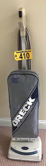 SHORT NOTICE TIMED ONLINE AUCTION WOOL RUGS, FURNITURE, PORTLAND, ME Auction Photo