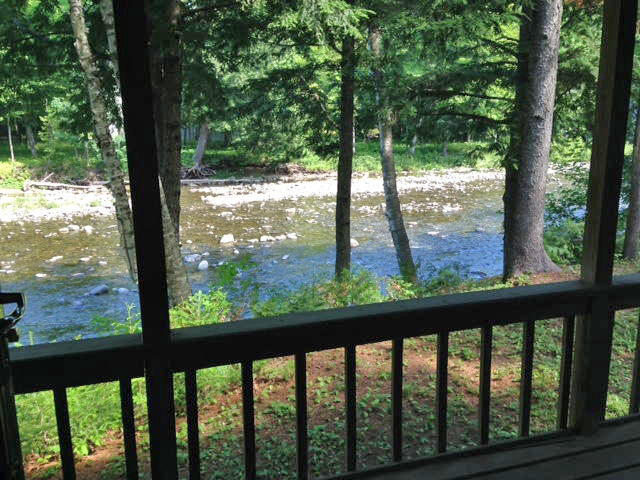 Riverfront Cottage - Spring Farm - Sugarloaf Auction