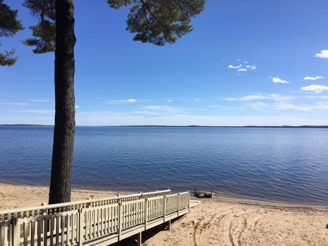 3,122+/-SF Lakeside Home Big Sebago Lake Auction