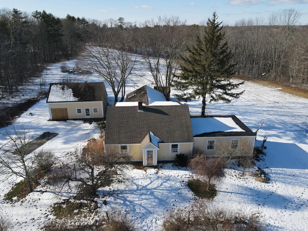 3BR Cape In-Law Apt. Barn/Office/Workshop 3.9+/- Acre Field Auction