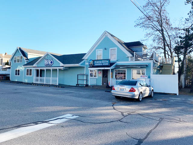 3,445+/-SF General Store Bistro/Café - Apartment Auction