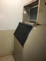 Oceanfront Restaurant - Lobster Pound Restaurant Auction Photo