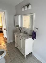 Second Floor Bath Auction Photo